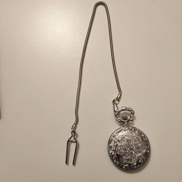 Vintage Geneva Silver-Tone Quartz Pocket Watch With Chain & Gift Box-NEW - Picture 9 of 9